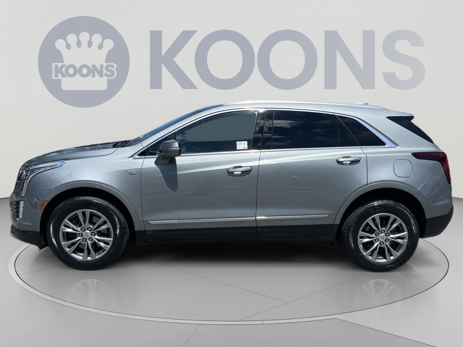Used 2023 Cadillac XT5 Premium Luxury AWD/4WD image 2