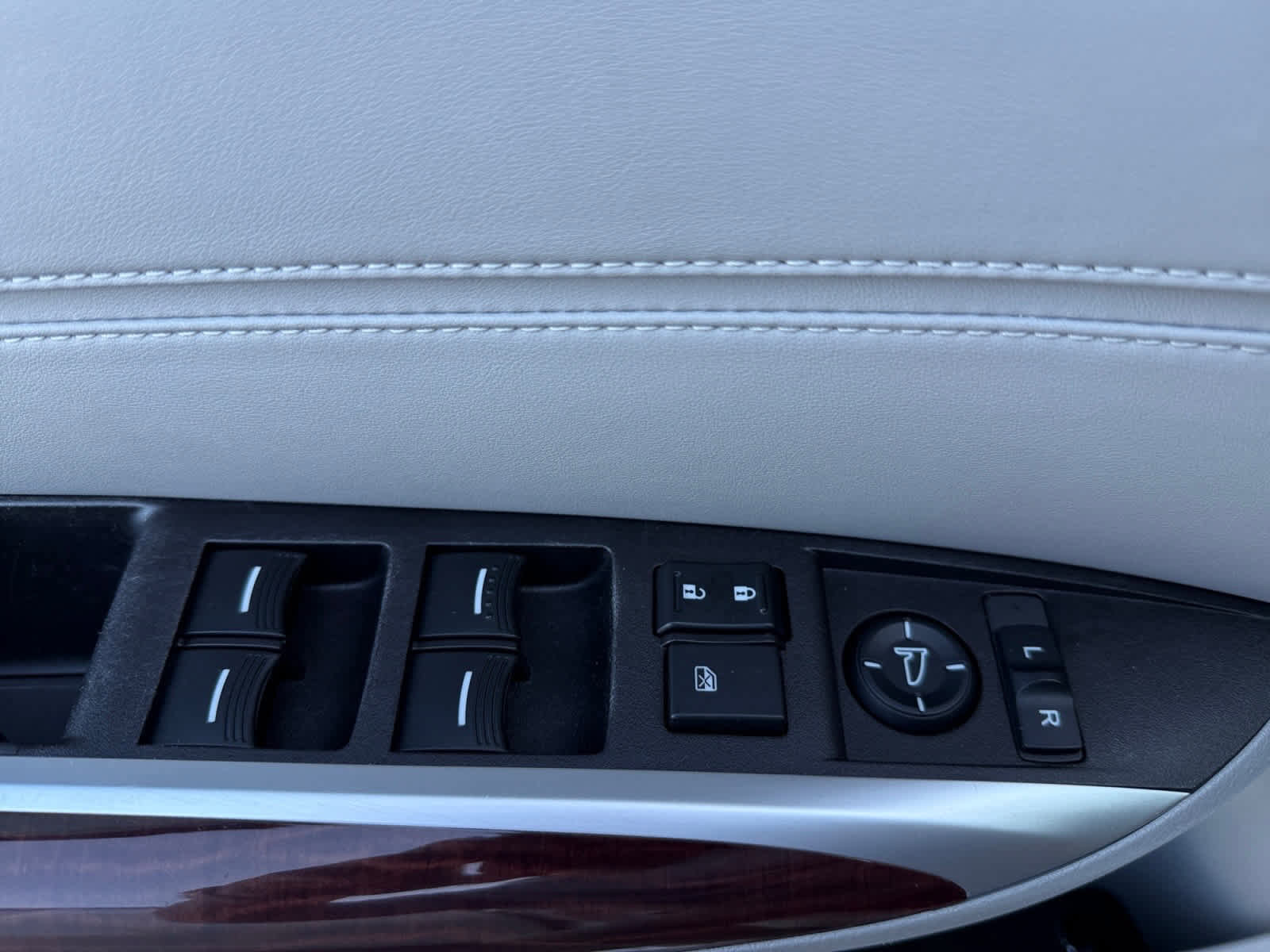 Used 2017 Acura TLX w/ Technology Package image 25