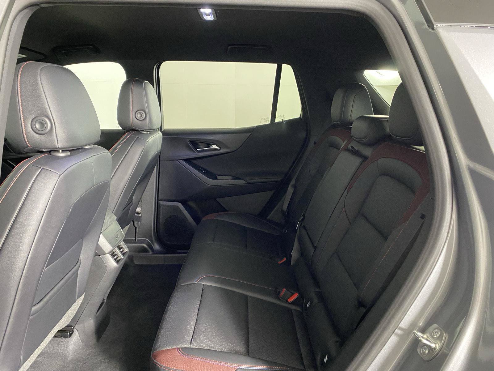 Used 2026 Chevrolet Equinox RS w/ Safety and Technology Package AWD/4WD image 23
