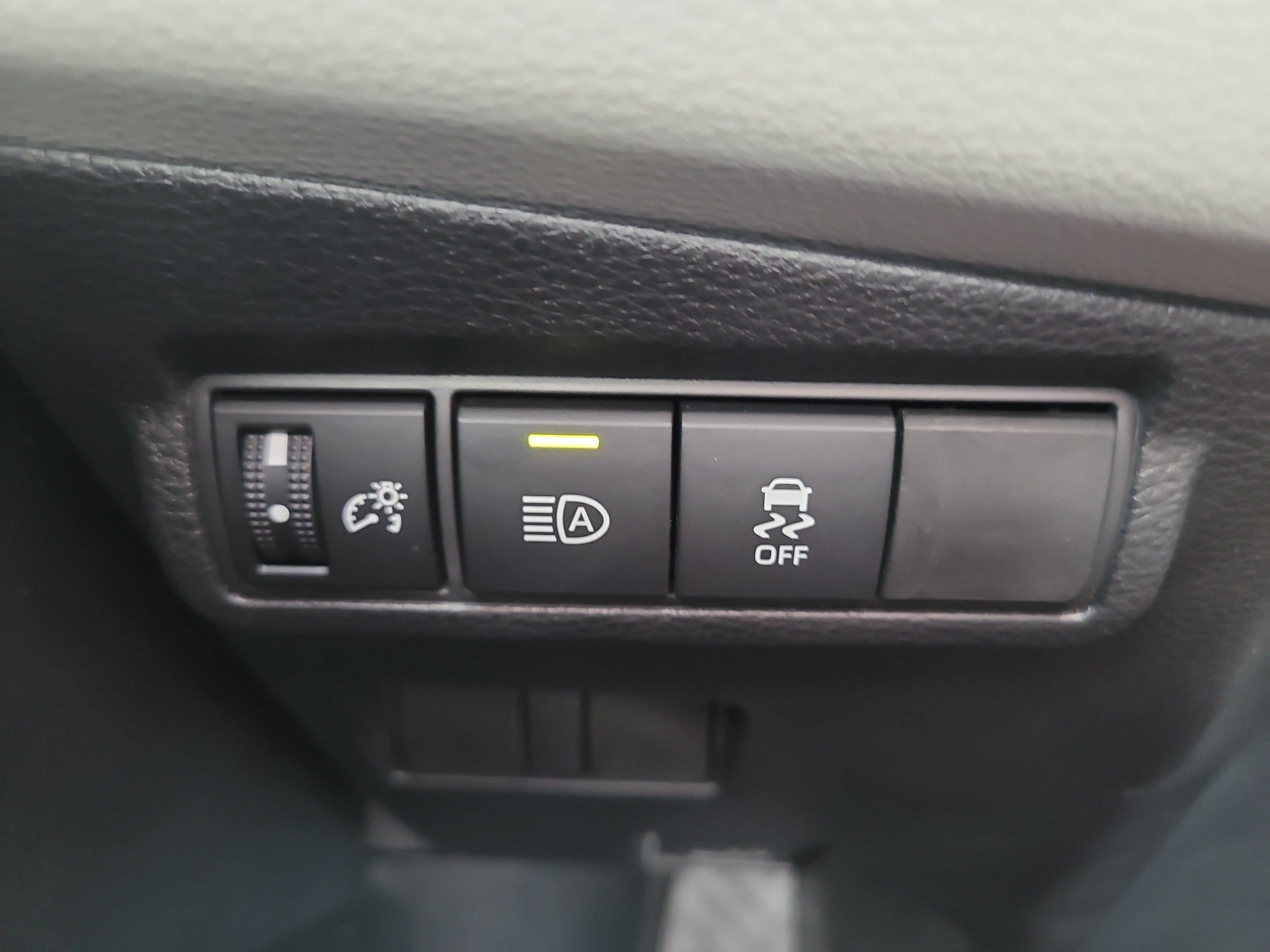 Used 2026 Toyota Corolla Cross LE w/ Moonroof Package FWD image 28