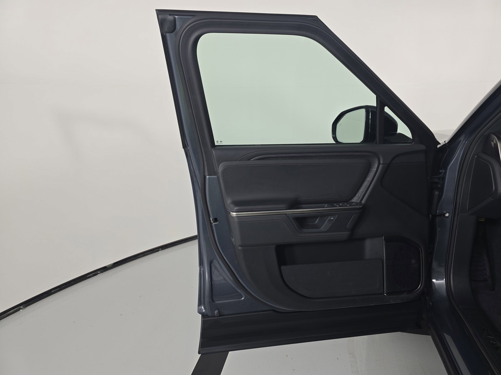 Used 2025 Rivian R1T Adventure AWD/4WD image 16