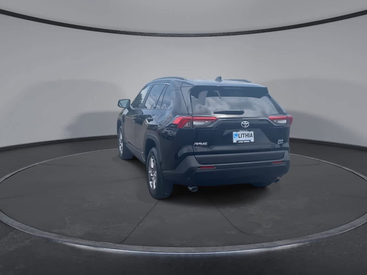Used 2025 Toyota RAV4 XLE w/ Convenience Package AWD/4WD image 8