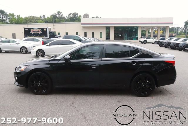 Used 2022 Nissan Altima 2.5 SR w/ Midnight Edition Package AWD/4WD image 4