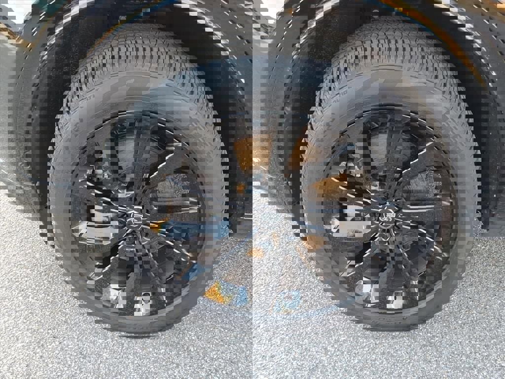 New 2025 Land Rover Discovery Sport Dynamic SE image 9