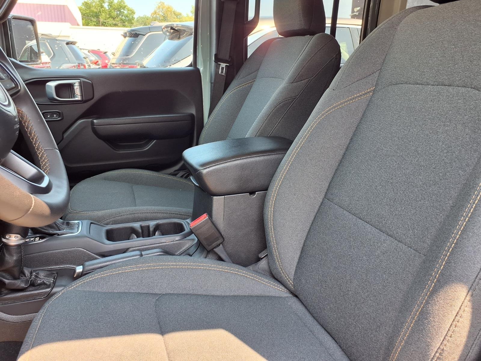 Used 2024 Jeep Wrangler Unlimited Sport AWD/4WD image 3