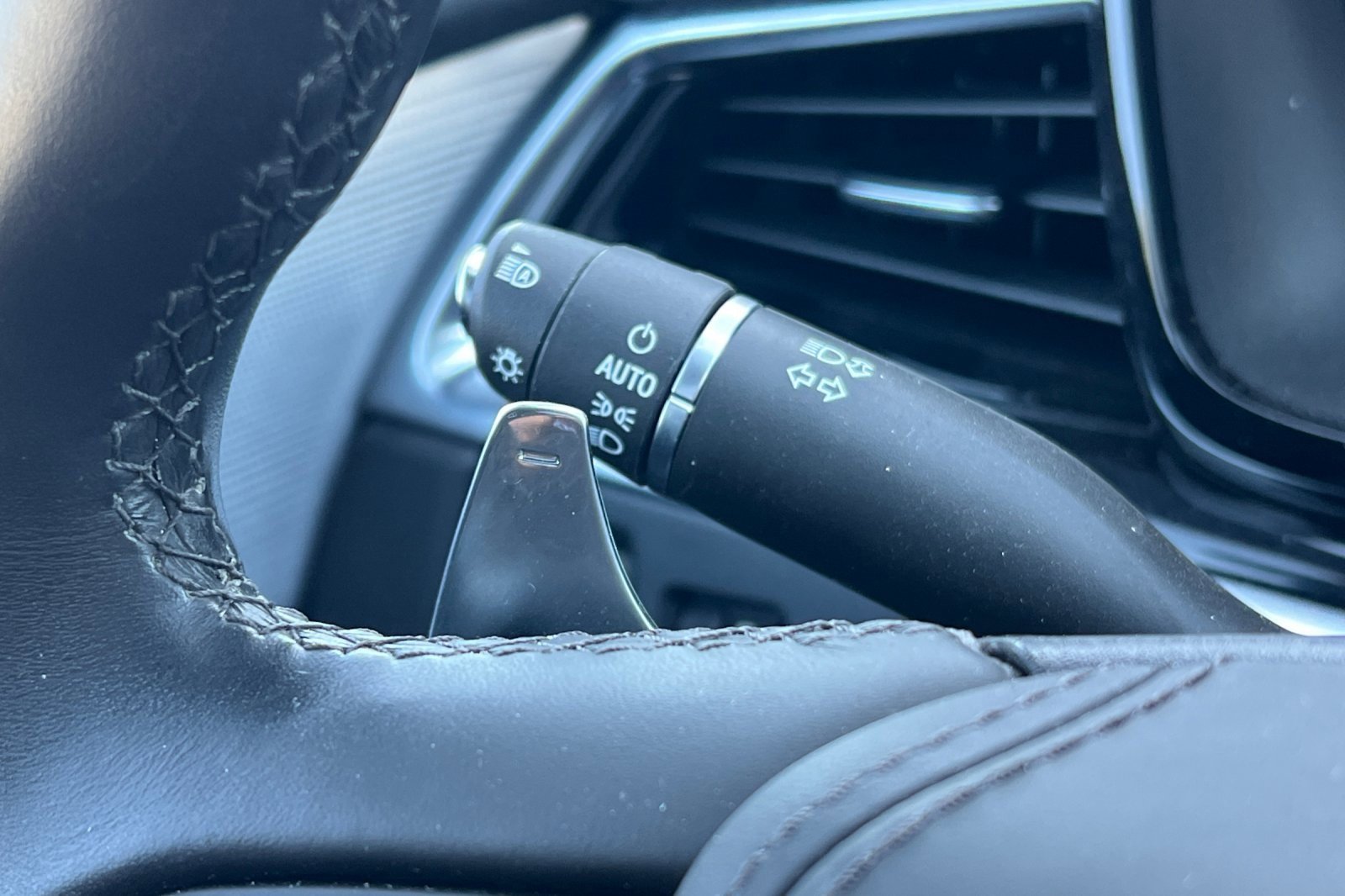 Certified 2024 Cadillac XT6 Sport w/ Platinum Package image 37