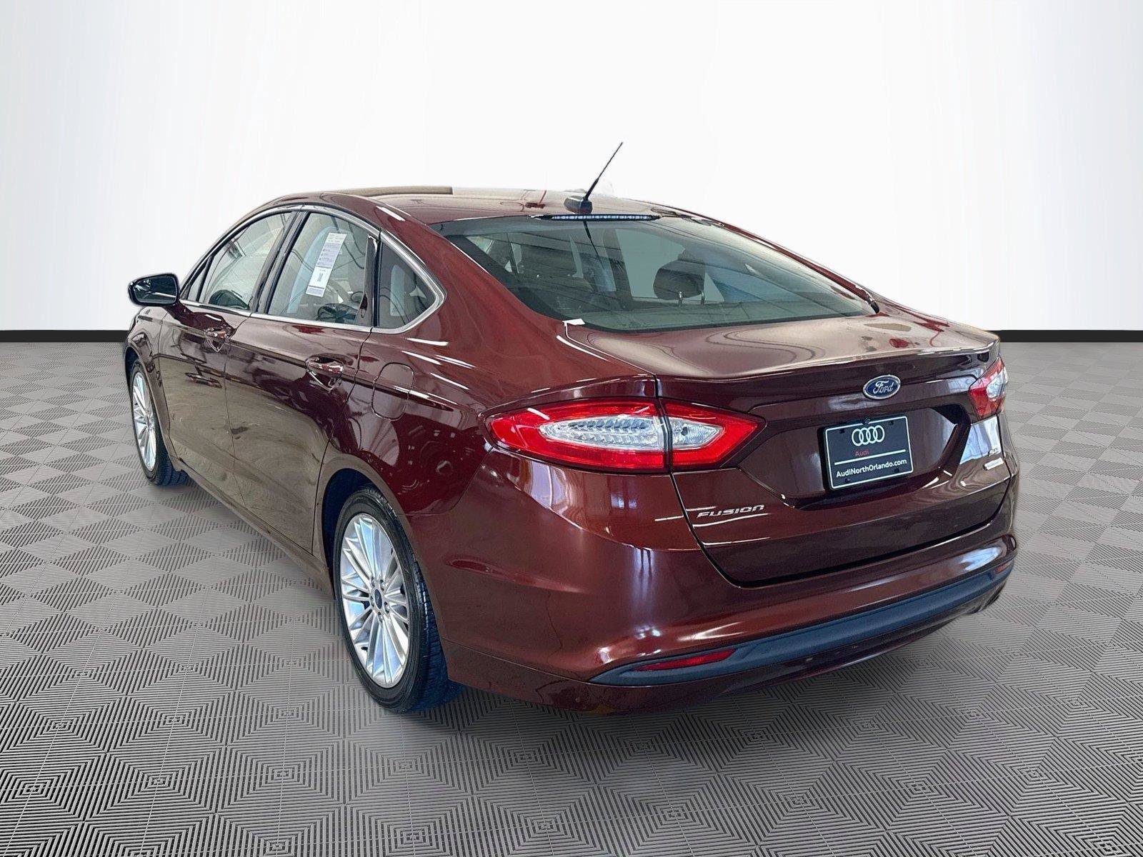Used 2015 Ford Fusion SE w/ Equipment Group 202A FWD image 6