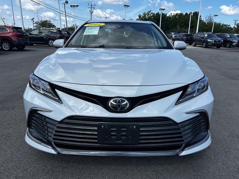 Used 2022 Toyota Camry LE w/ Carpet Mat Package (TMS) AWD/4WD image 8