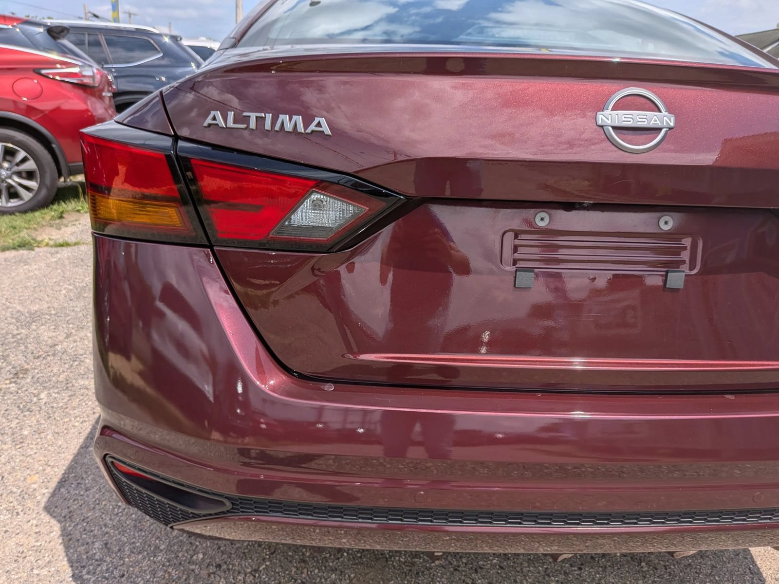 Used 2023 Nissan Altima 2.5 SV FWD image 14