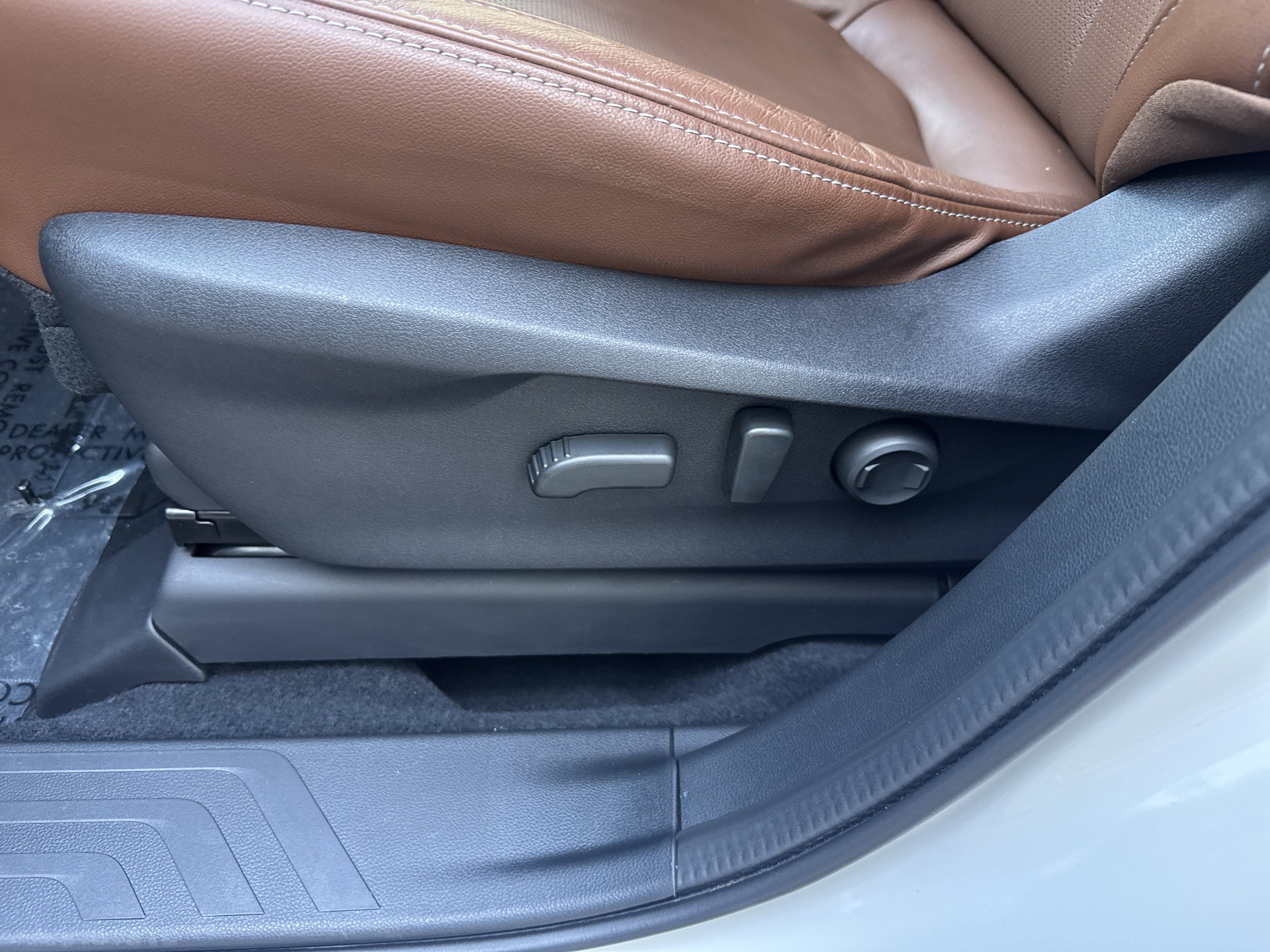 Used 2022 Subaru Ascent Touring AWD/4WD image 8