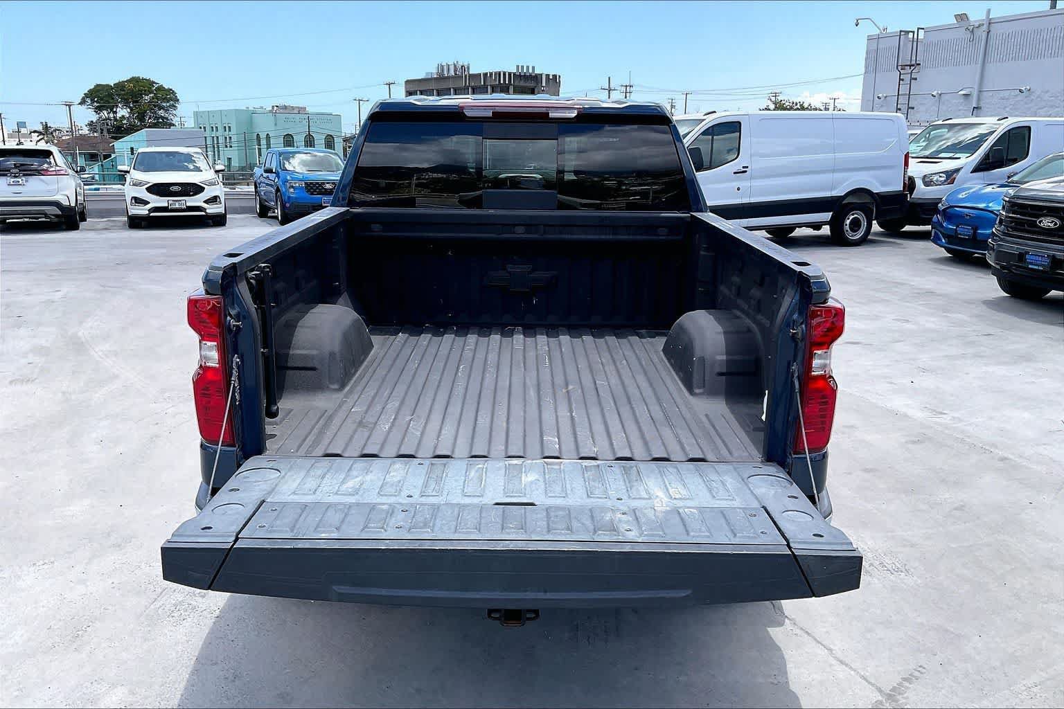 Used 2022 Chevrolet Silverado 1500 LT w/ Convenience Package II RWD image 18