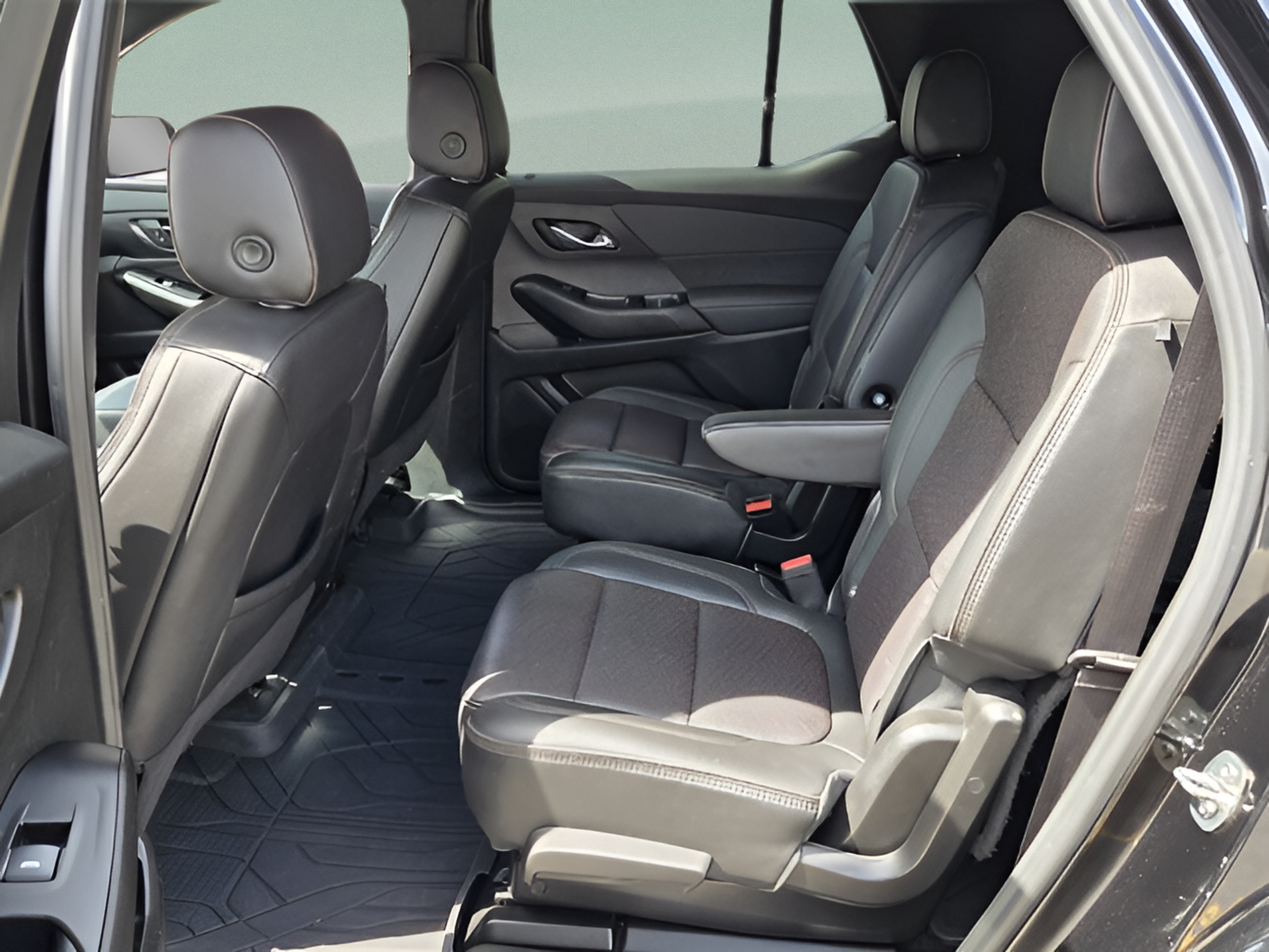 Certified 2023 Chevrolet Traverse High Country w/ LPO, Floor Liner Package AWD/4WD image 10