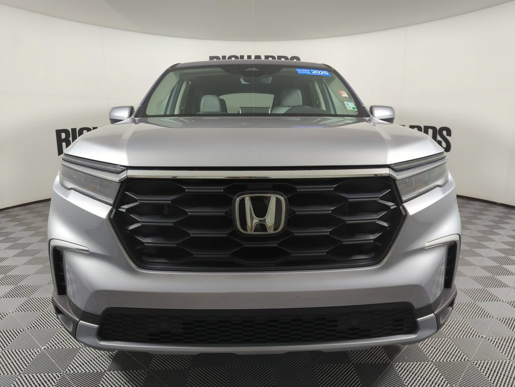 Certified 2025 Honda Pilot EX-L image 3