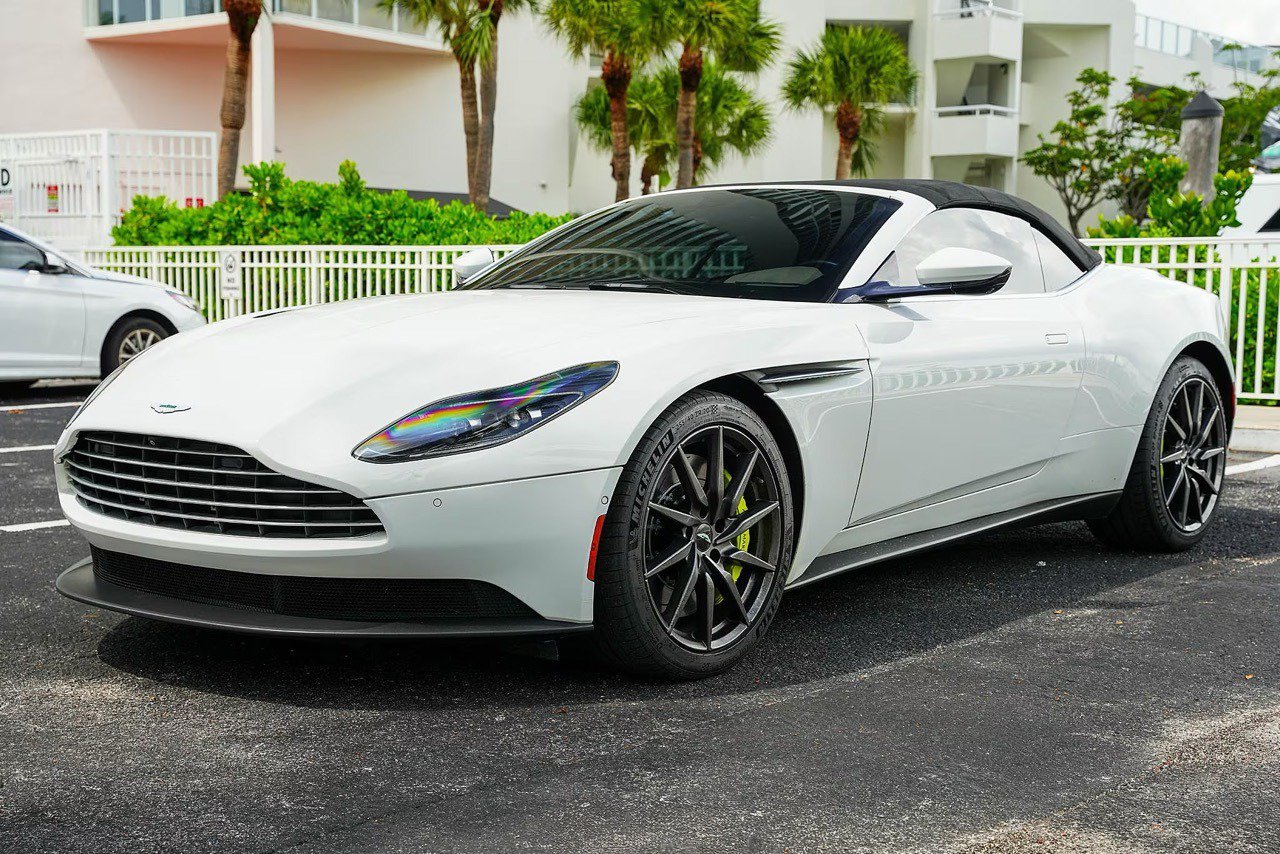 Used 2019 Aston Martin DB11 Volante RWD image 3