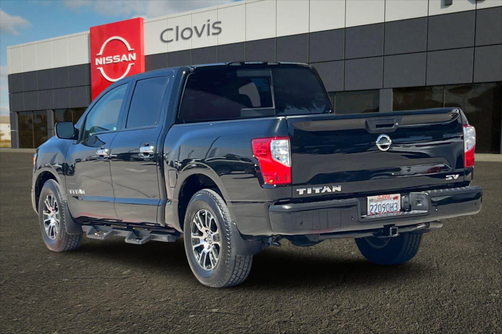 Certified 2021 Nissan Titan SV w/ SV Convenience Package image 7