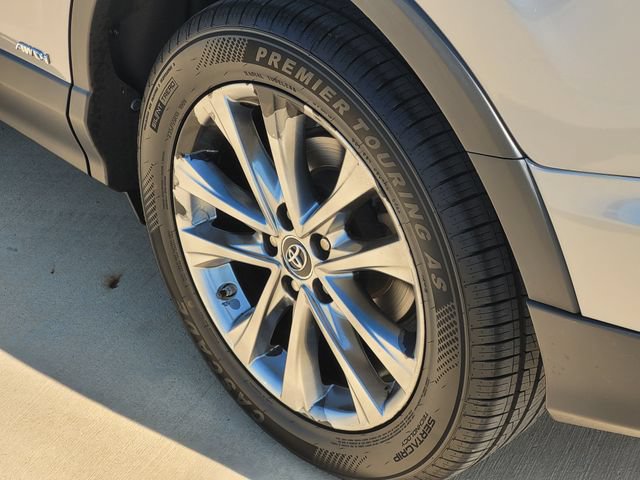 Used 2018 Toyota RAV4 Limited w/ Advanced Technology Package AWD/4WD image 8