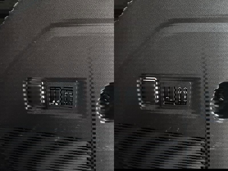 Used 2021 GMC Yukon Denali w/ Denali Ultimate Package image 39