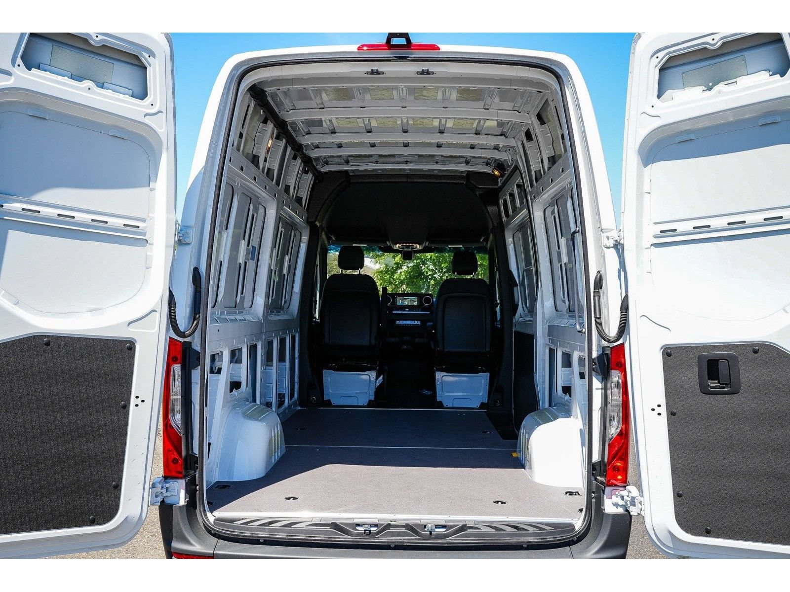 New 2026 Mercedes-Benz Sprinter 2500 image 24