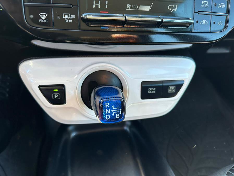 Used 2016 Toyota Prius Two image 16