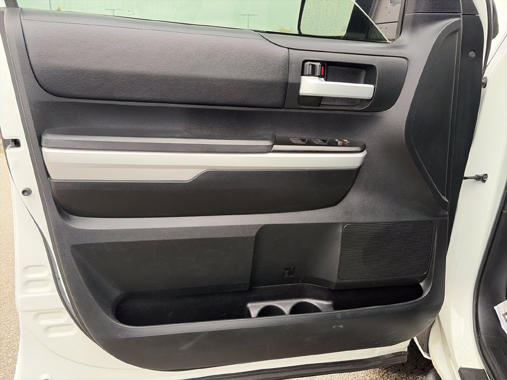 Used 2018 Toyota Tundra SR5 AWD/4WD image 15