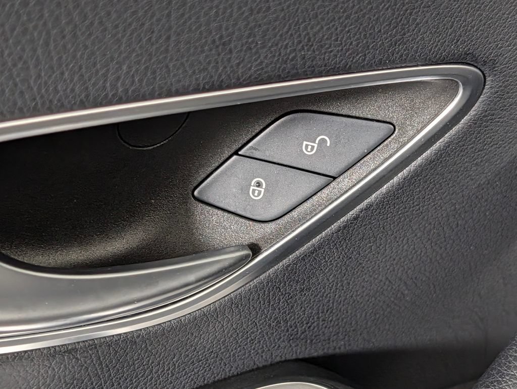 Used 2023 Mercedes-Benz E 450 Cabriolet image 28