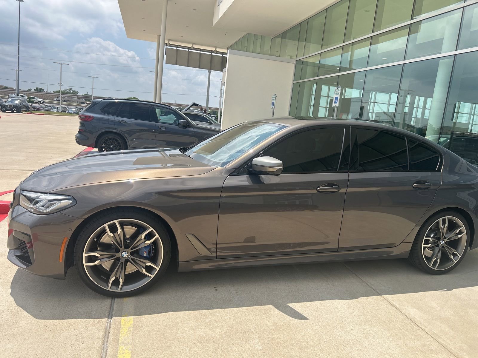 Certified 2023 BMW M550i xDrive AWD/4WD image 3