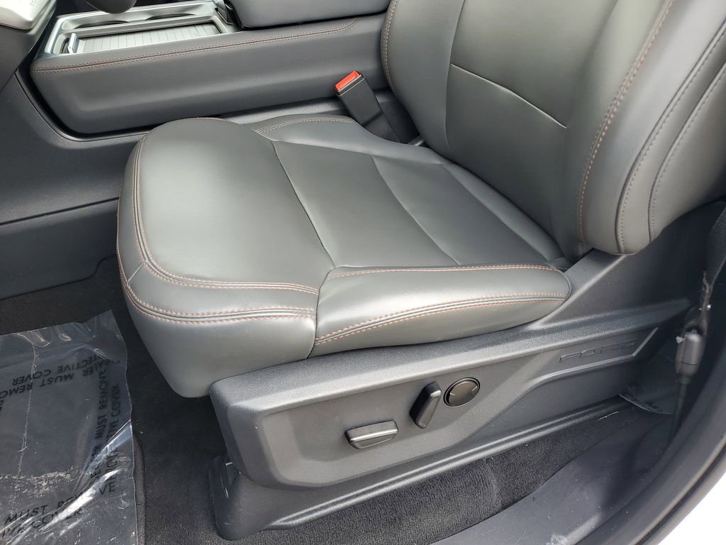 Certified 2025 Ford Expedition Active image 18