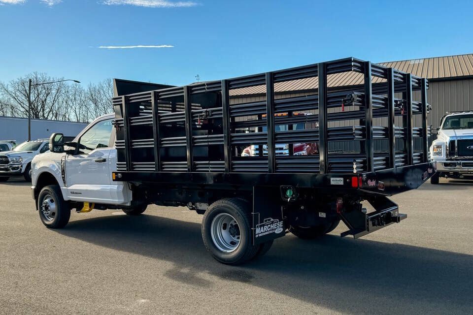 Used 2024 Ford F350 XLT AWD/4WD image 5