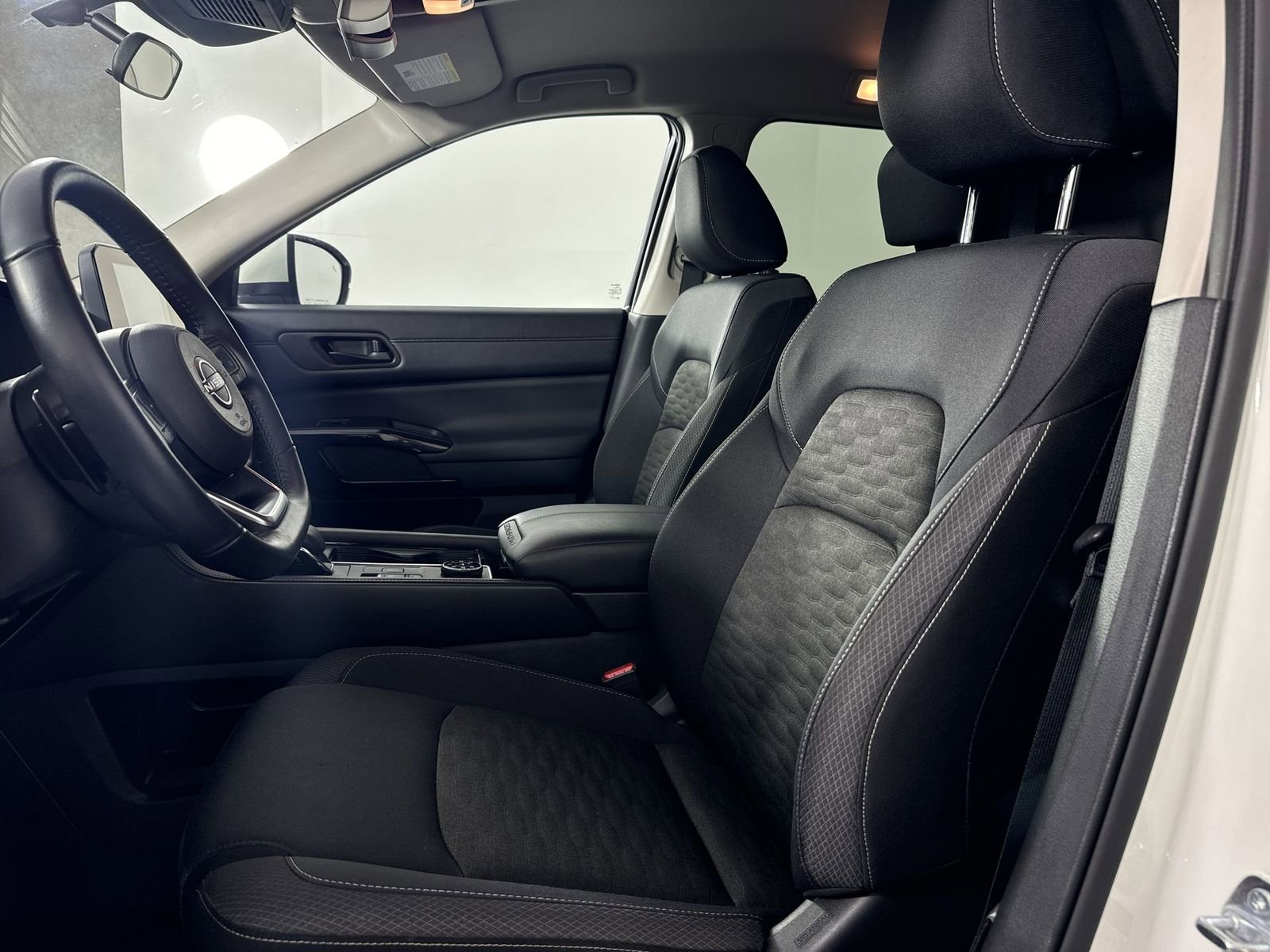 Certified 2025 Nissan Pathfinder SV image 20