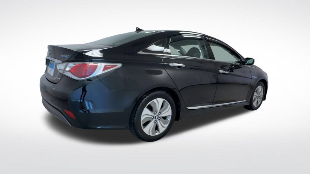 Used 2015 Hyundai Sonata Limited w/ Option Group 02 FWD image 8