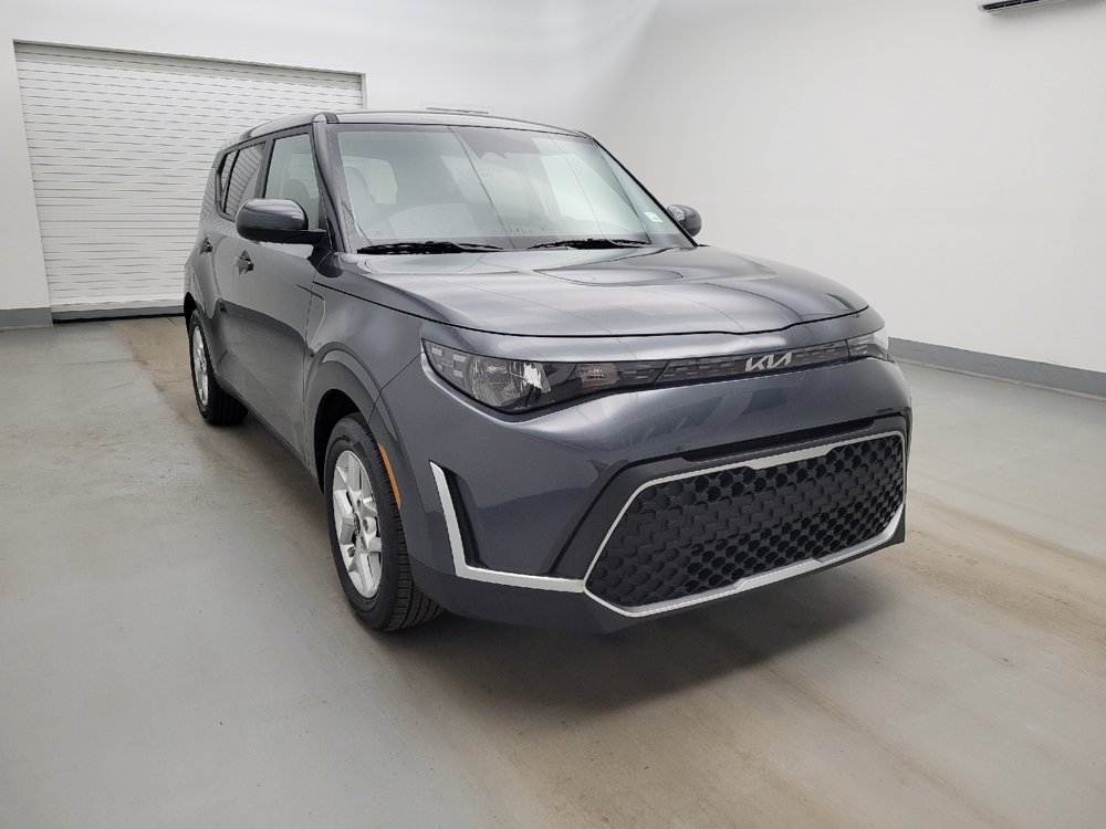 Used 2025 Kia Soul LX FWD image 13