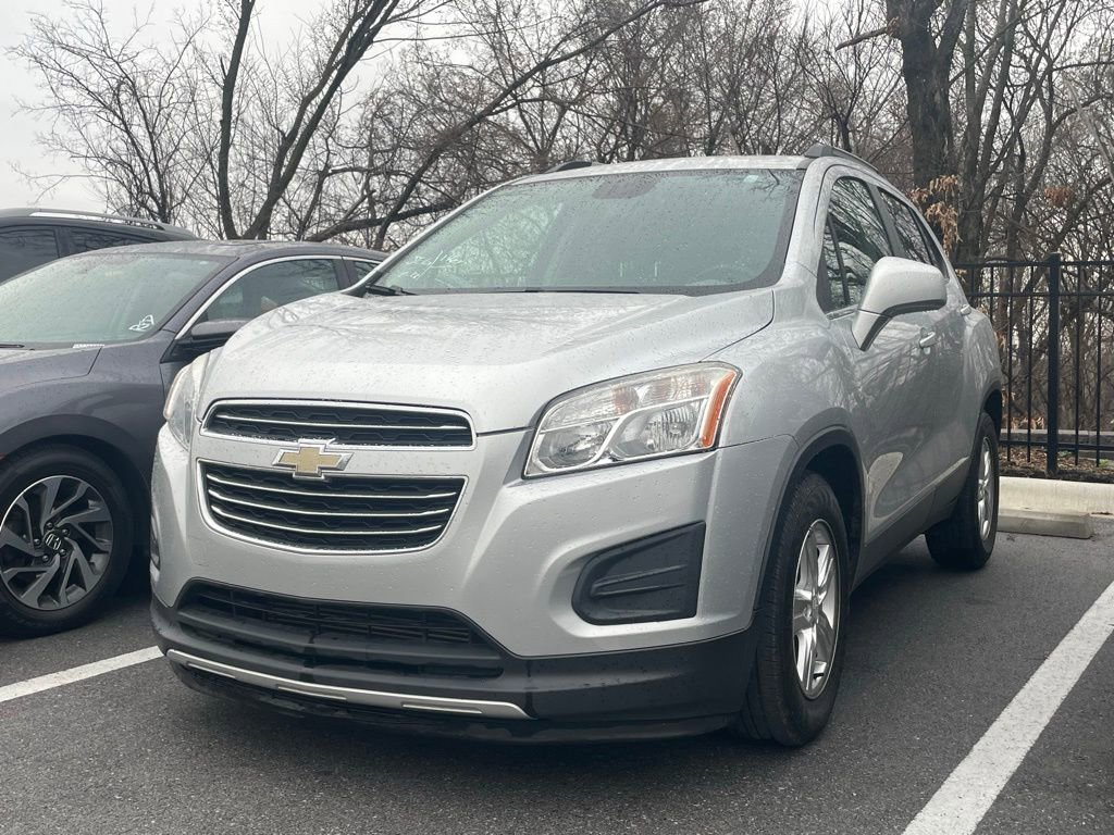 Used 2016 Chevrolet Trax LT w/ LT Convenience Package image 3