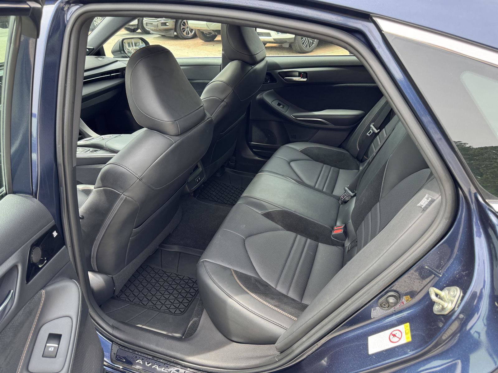 Used 2019 Toyota Avalon XSE w/ All Weather Liner Package image 7