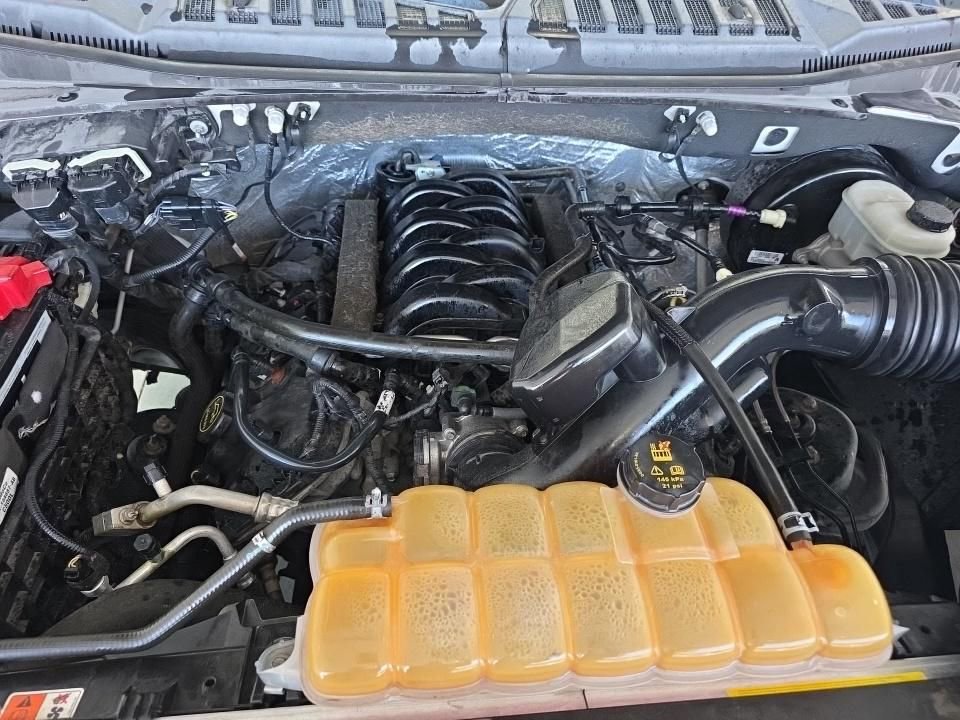 Used 2016 Ford F150 Lariat w/ Equipment Group 502A Luxury image 6