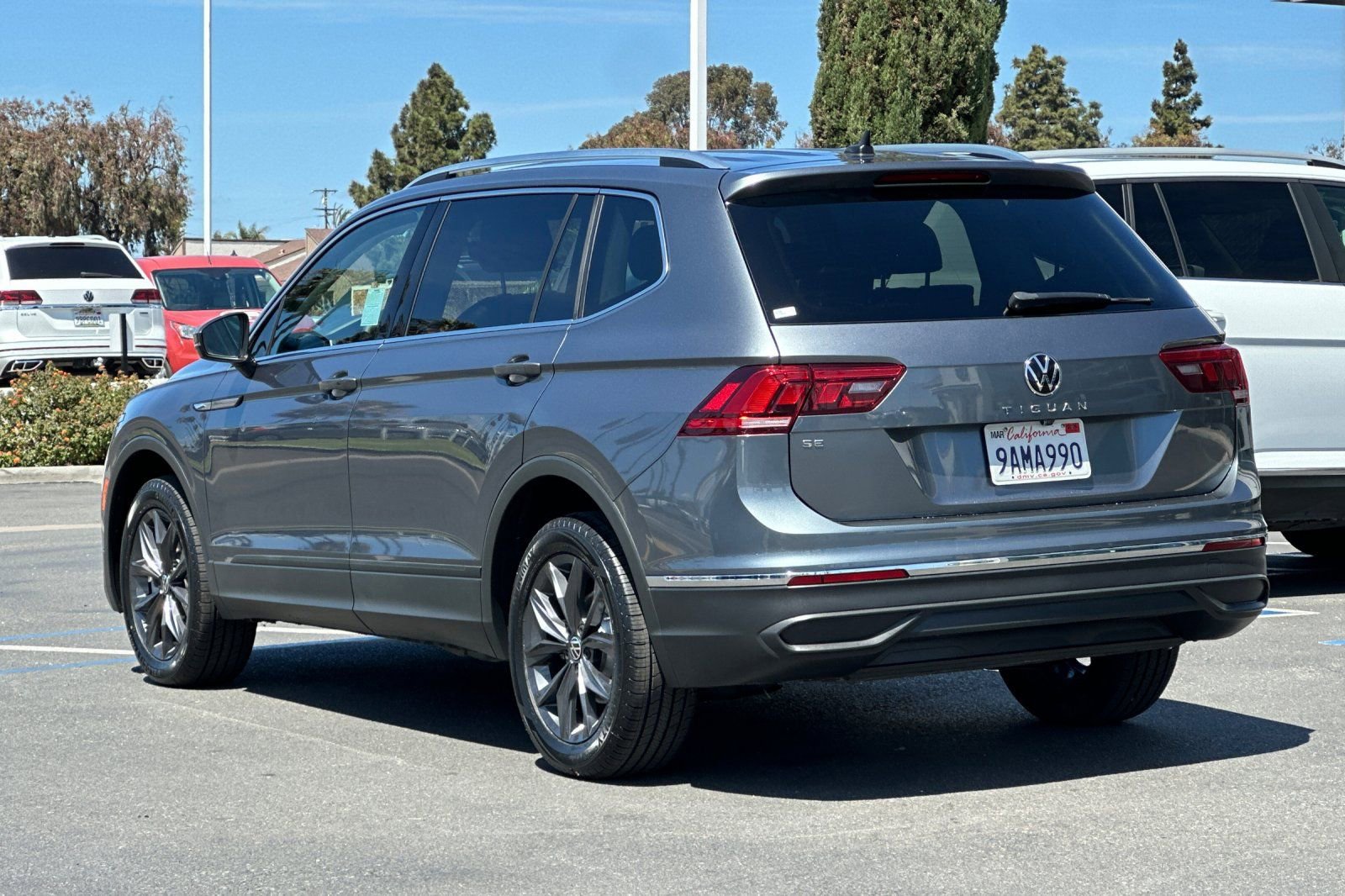 Used 2022 Volkswagen Tiguan SE FWD image 7
