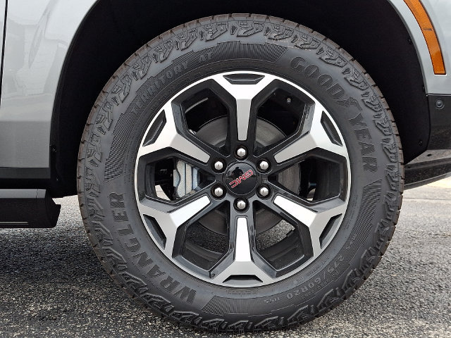 New 2026 GMC Yukon AT4 w/ AT4 Premium Package AWD/4WD image 7