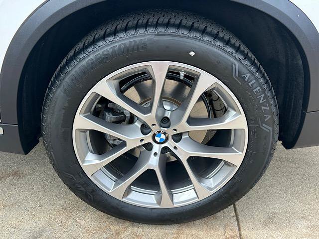 Used 2024 BMW X5 xDrive40i w/ Premium Package AWD/4WD image 32
