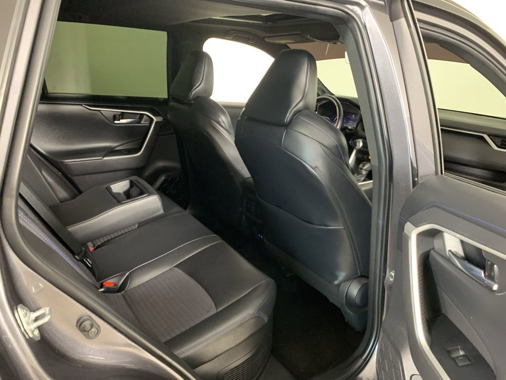 Used 2022 Toyota RAV4 XSE AWD/4WD image 39