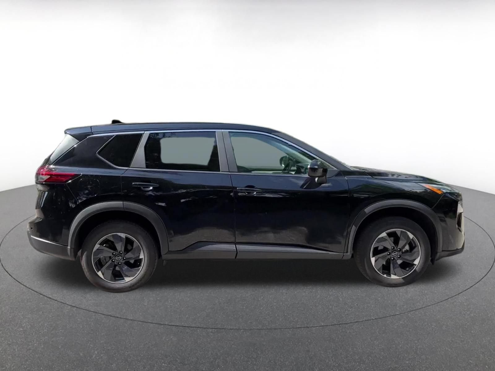 Used 2025 Nissan Rogue SV FWD image 13