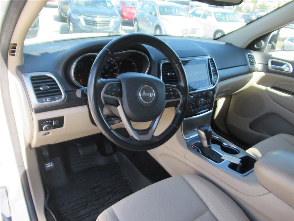 Used 2022 Jeep Grand Cherokee Laredo E image 15