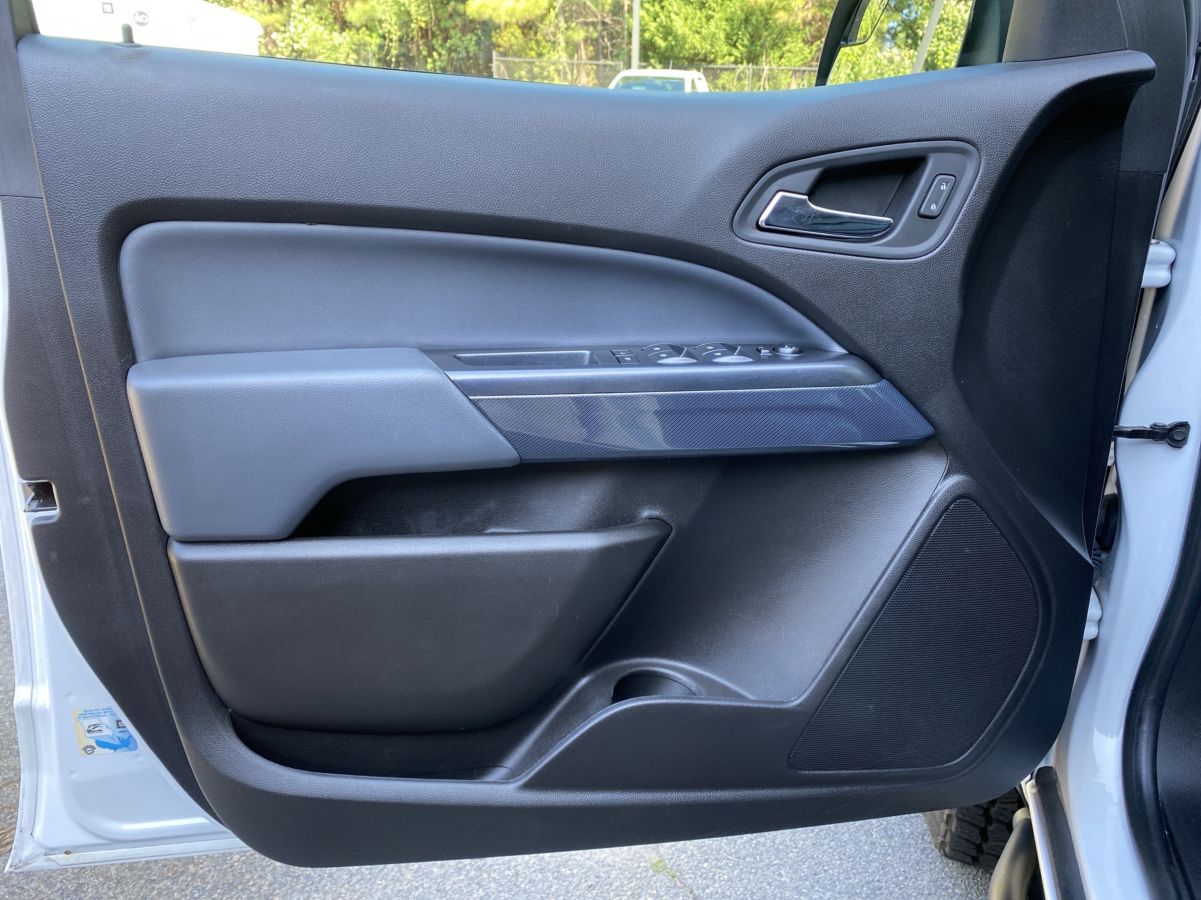 Used 2021 Chevrolet Colorado Z71 AWD/4WD image 15