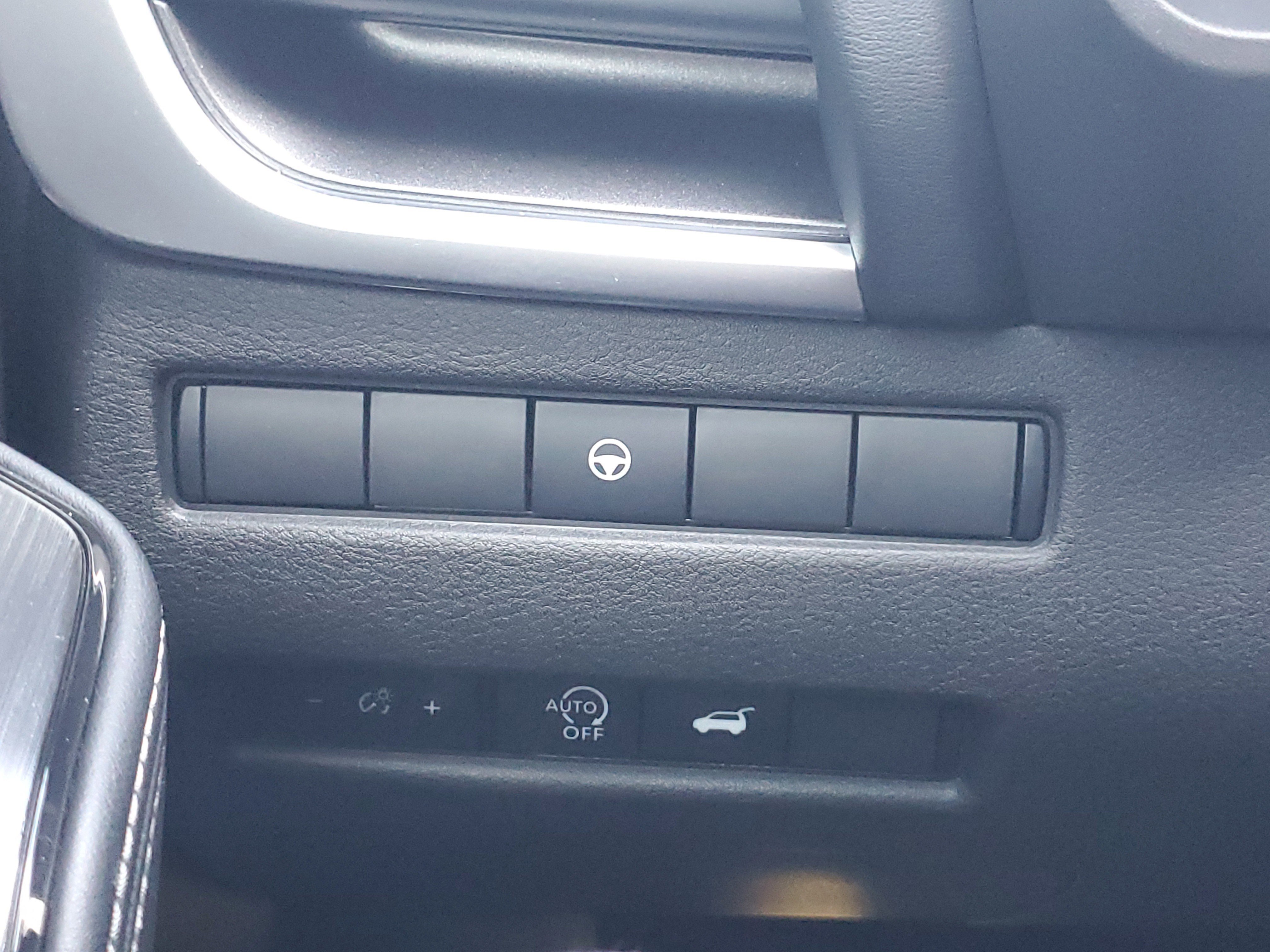 Used 2024 Nissan Rogue SV image 24