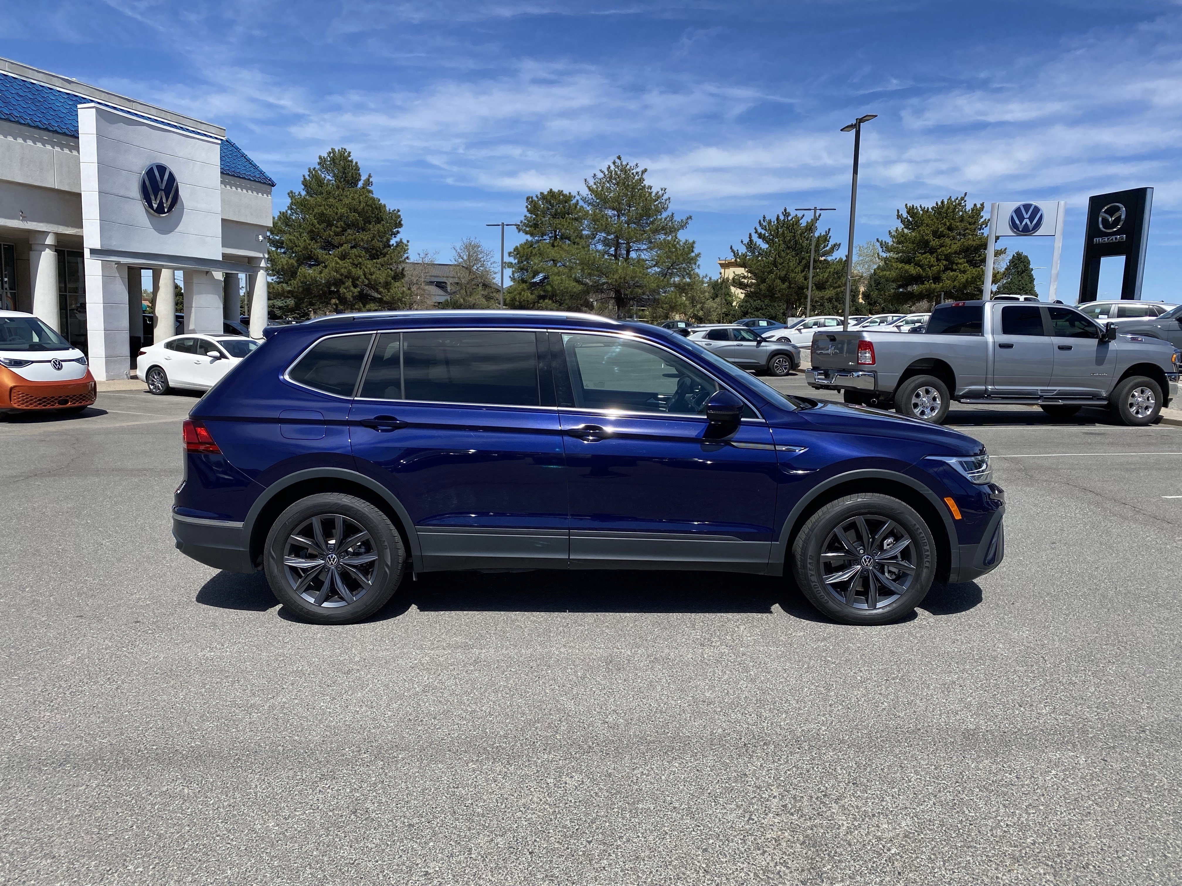 Used 2023 Volkswagen Tiguan SE w/ Panoramic Sunroof Package image 46