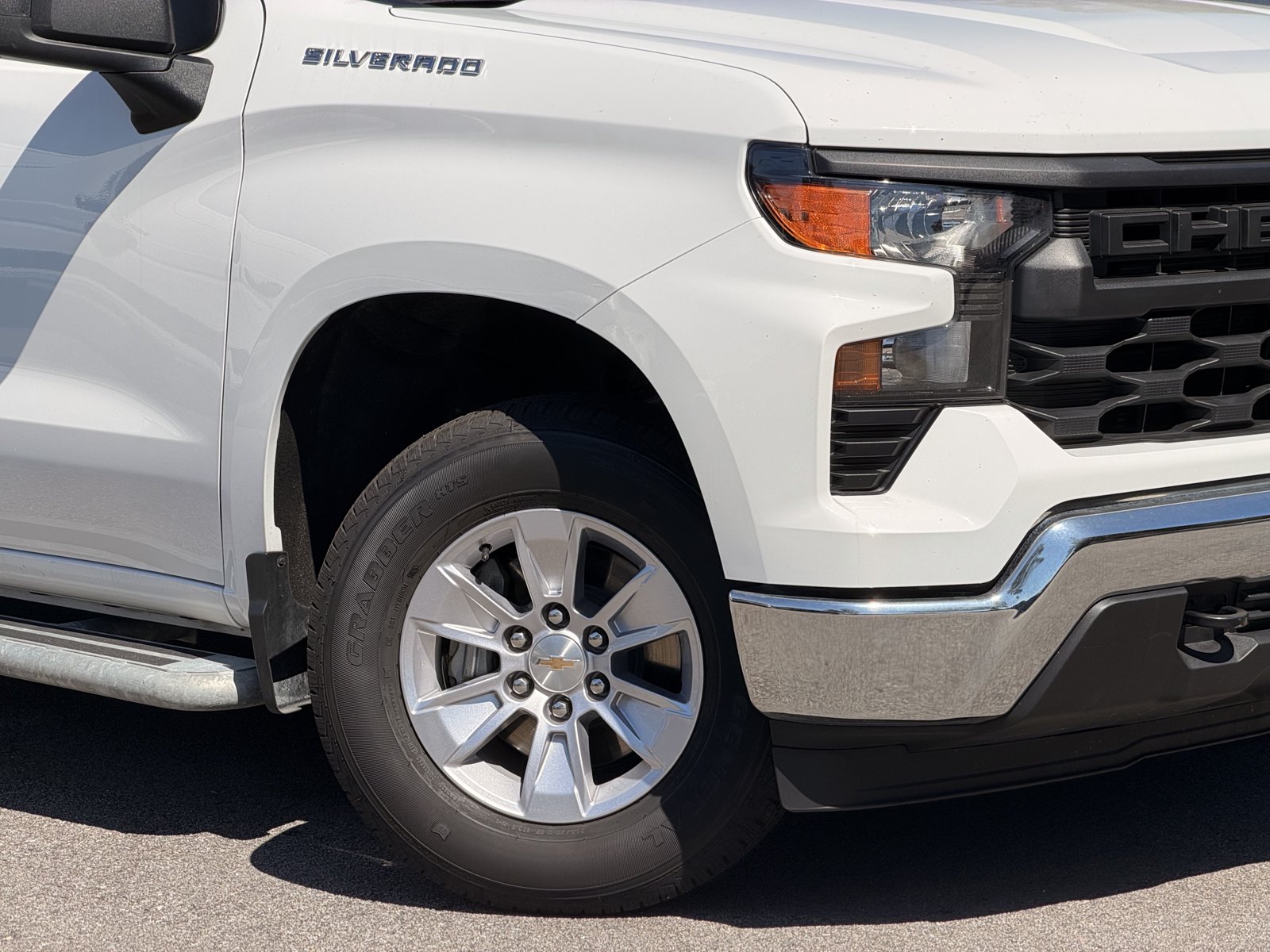 Used 2025 Chevrolet Silverado 1500 W/T RWD image 3