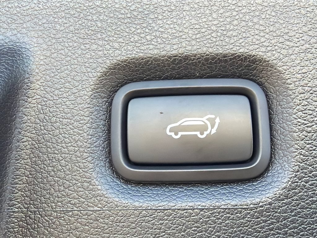 Used 2023 Hyundai Santa Fe SEL FWD image 19