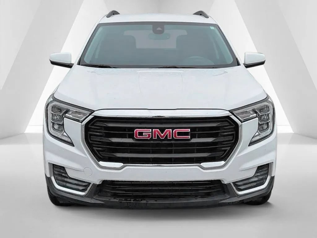 Used 2022 GMC Terrain SLE w/ Driver Convenience Package AWD/4WD image 2