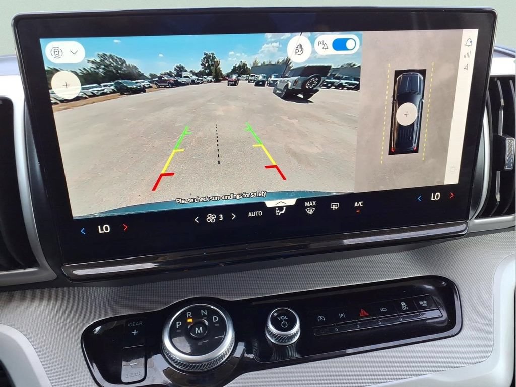 Used 2025 Ford Expedition Active RWD image 19