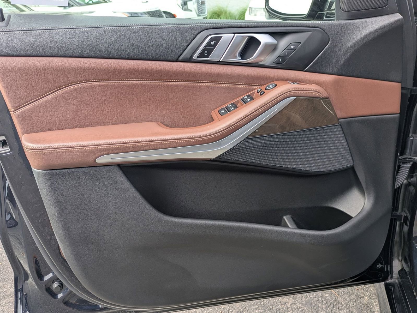 Used 2021 BMW X5 sDrive40i w/ M Sport Package image 11