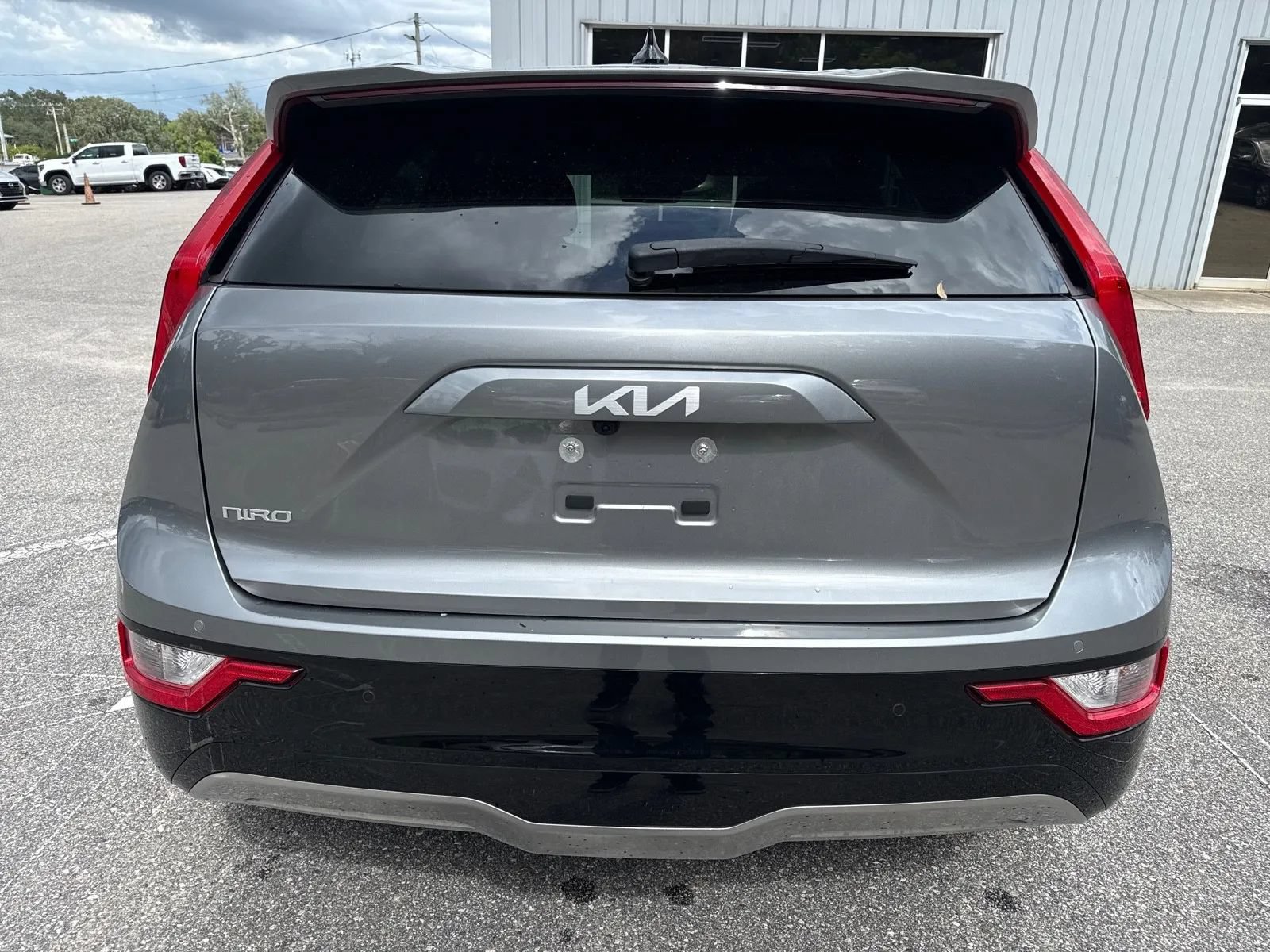 Used 2024 Kia Niro Wind w/ Wind Preserve Package FWD image 9
