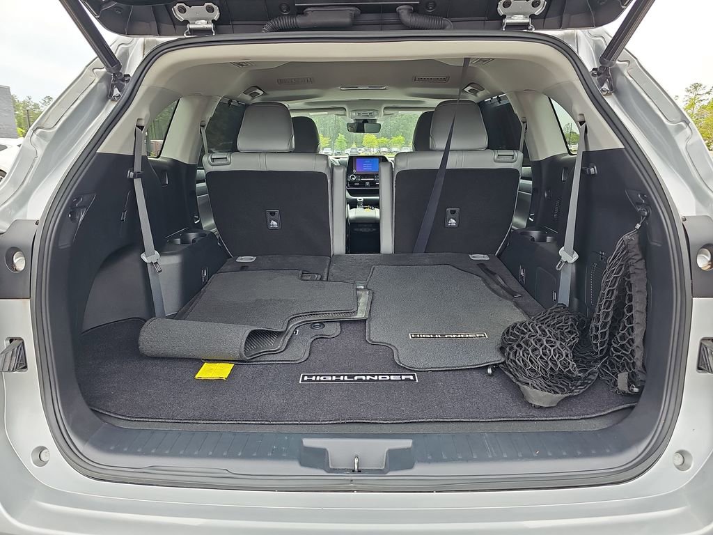 Used 2023 Toyota Highlander XLE FWD image 17